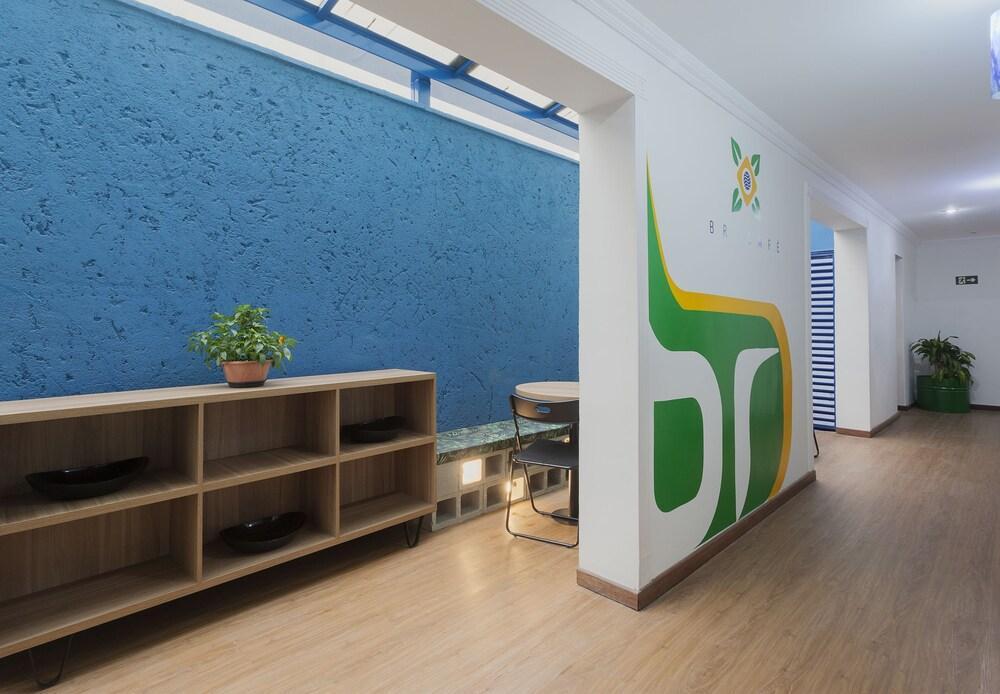 Br Hostel 贝洛哈里桑塔 外观 照片