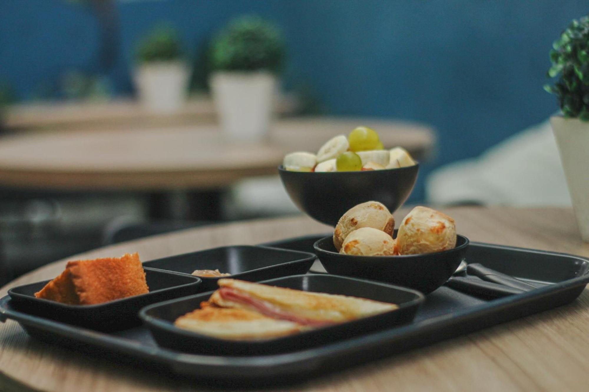 Br Hostel 贝洛哈里桑塔 外观 照片