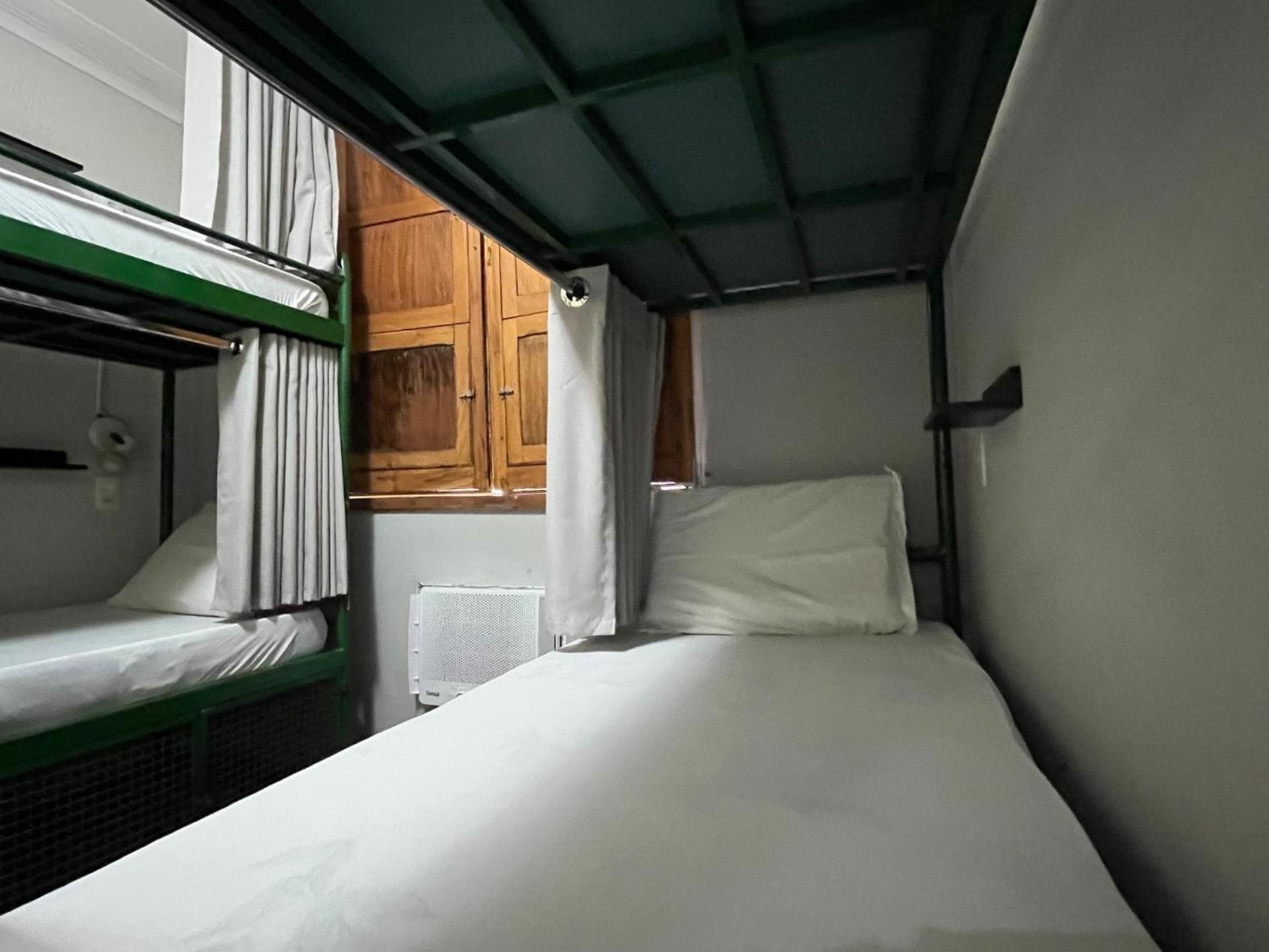 Br Hostel 贝洛哈里桑塔 外观 照片